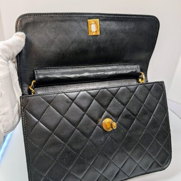 Chanel Vintage Black Lambskin Quilted Flap Bag with 31 Rue Cambon Medallion - Picture 9 of 16